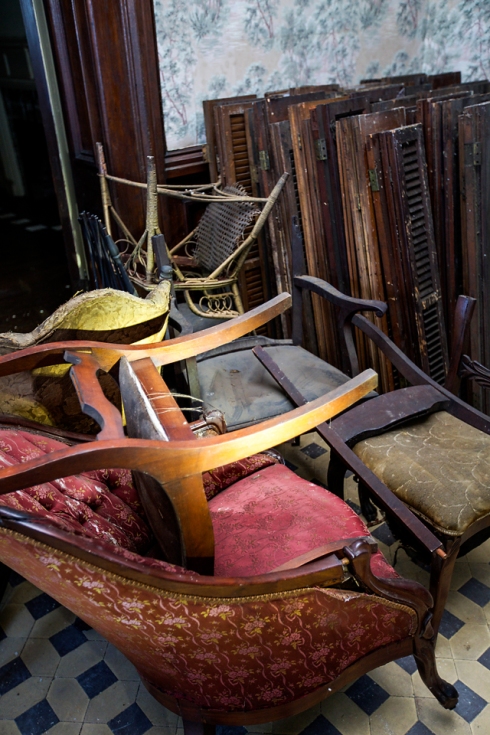 Even though these furniture pieces are not in the best condition, they can be restored or repurposed.